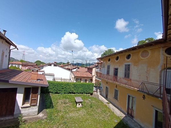 appartamento in vendita a Carobbio degli Angeli