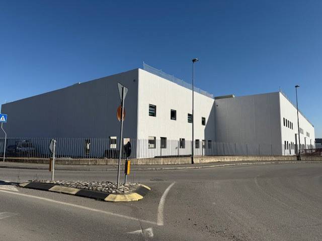 capannone in vendita a Carobbio degli Angeli