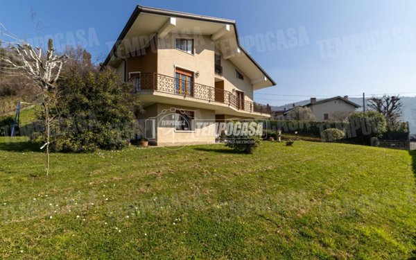 casa indipendente in vendita a Carobbio degli Angeli