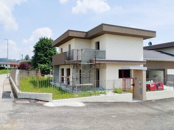 casa indipendente in vendita a Carobbio degli Angeli