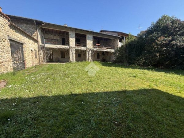 casa indipendente in vendita a Carobbio degli Angeli