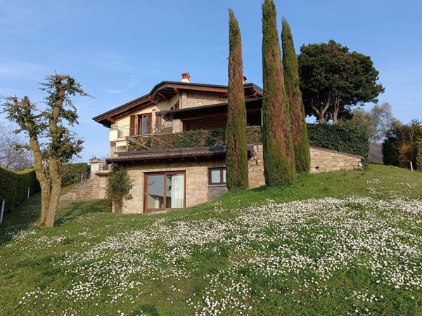 casa indipendente in vendita a Carobbio degli Angeli