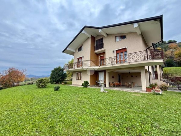 casa indipendente in vendita a Carobbio degli Angeli