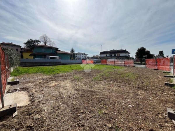 terreno edificabile in vendita a Carobbio degli Angeli