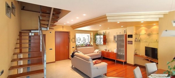 casa indipendente in vendita a Carobbio degli Angeli