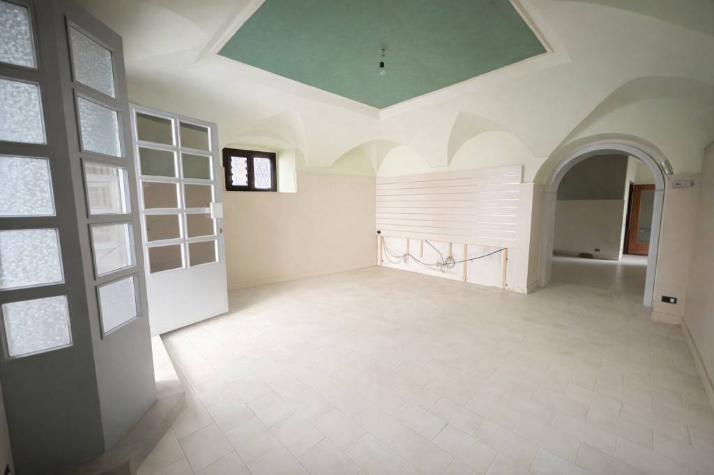 negozio in vendita a Carobbio degli Angeli in zona Cicola