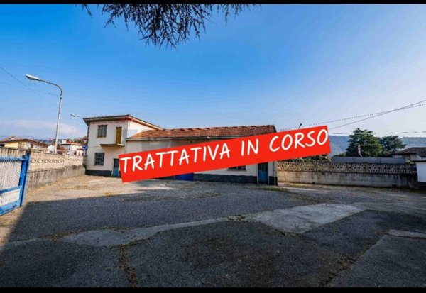 negozio in vendita a Carobbio degli Angeli in zona Cicola
