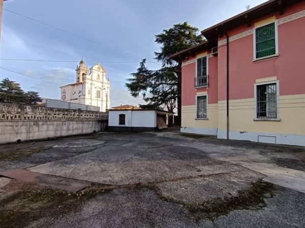 locale commerciale in vendita a Carobbio degli Angeli in zona Cicola