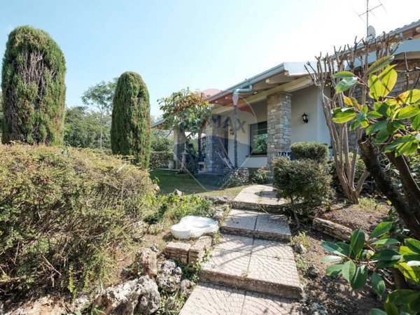 casa indipendente in vendita a Carobbio degli Angeli in zona Cicola