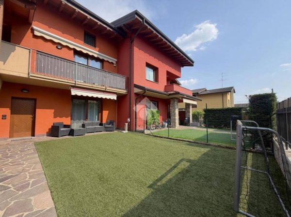 appartamento in vendita a Carobbio degli Angeli in zona Cicola