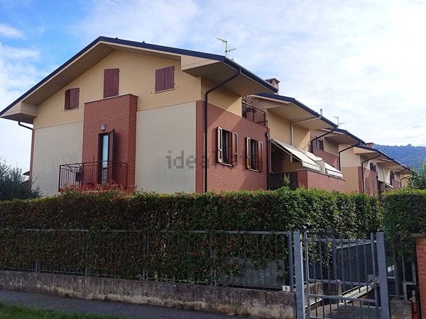 appartamento in vendita a Carobbio degli Angeli in zona Cicola