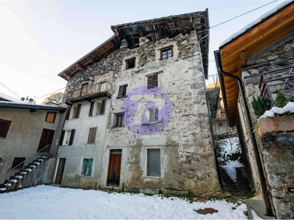 casa indipendente in vendita a Carona