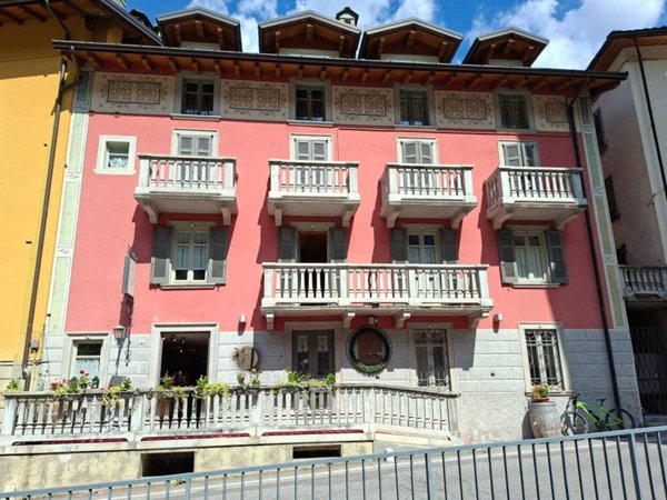 negozio in vendita a Carona