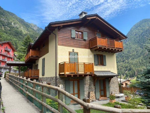appartamento in vendita a Carona