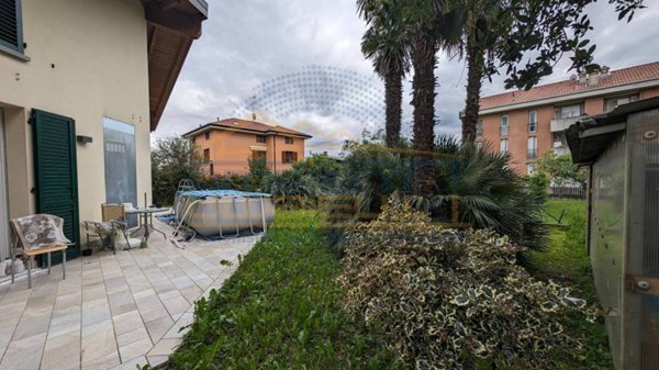casa indipendente in vendita a Carvico