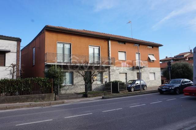 casa indipendente in vendita a Carvico