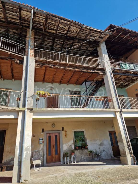 casa indipendente in vendita a Carvico