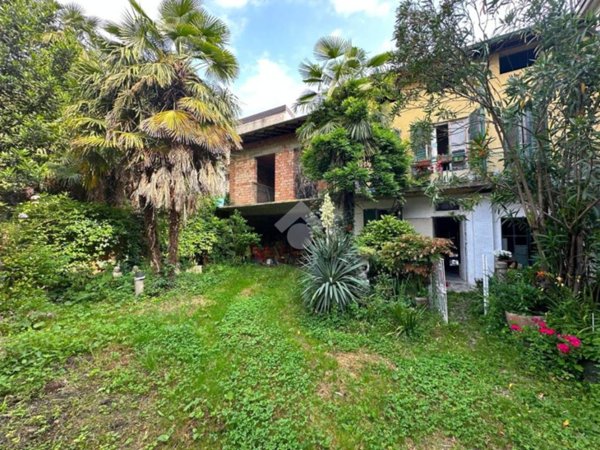 casa indipendente in vendita a Carvico