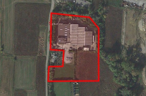 capannone in vendita a Carvico