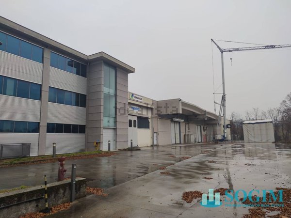 capannone in vendita a Carvico