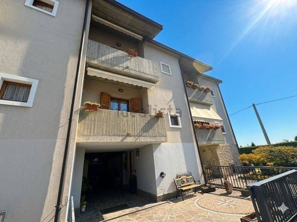 casa indipendente in vendita a Carvico