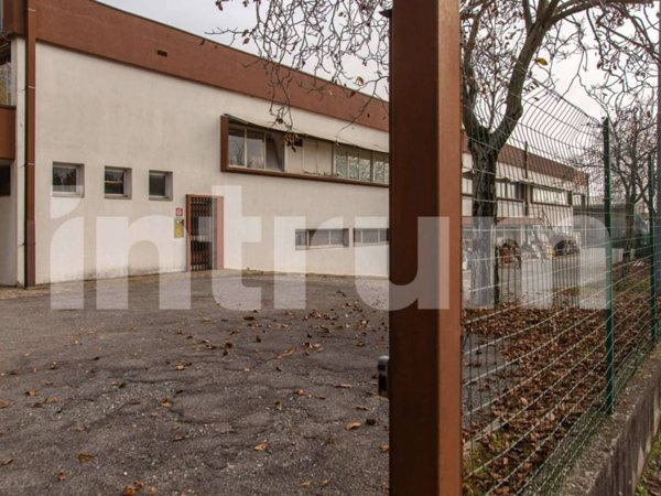 capannone in vendita a Carvico