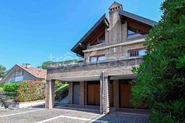 casa indipendente in vendita a Carvico