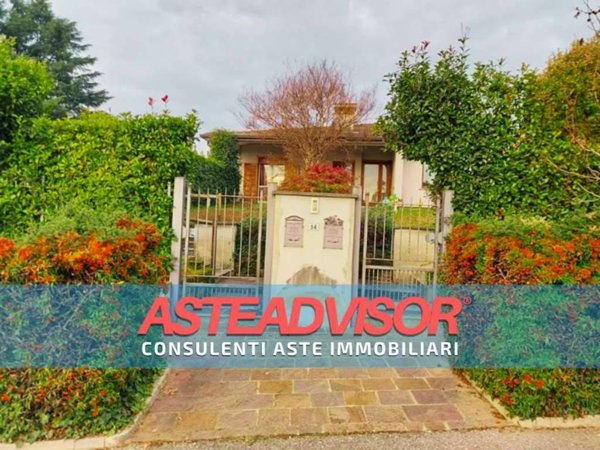 casa indipendente in vendita a Carvico