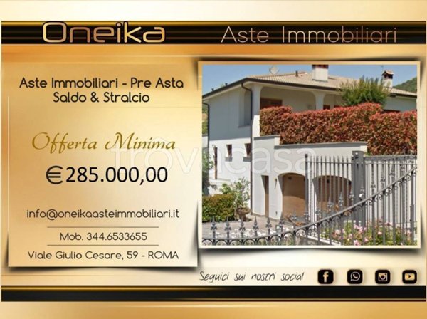 casa indipendente in vendita a Carvico