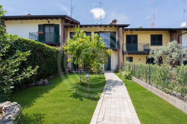 casa indipendente in vendita a Carvico