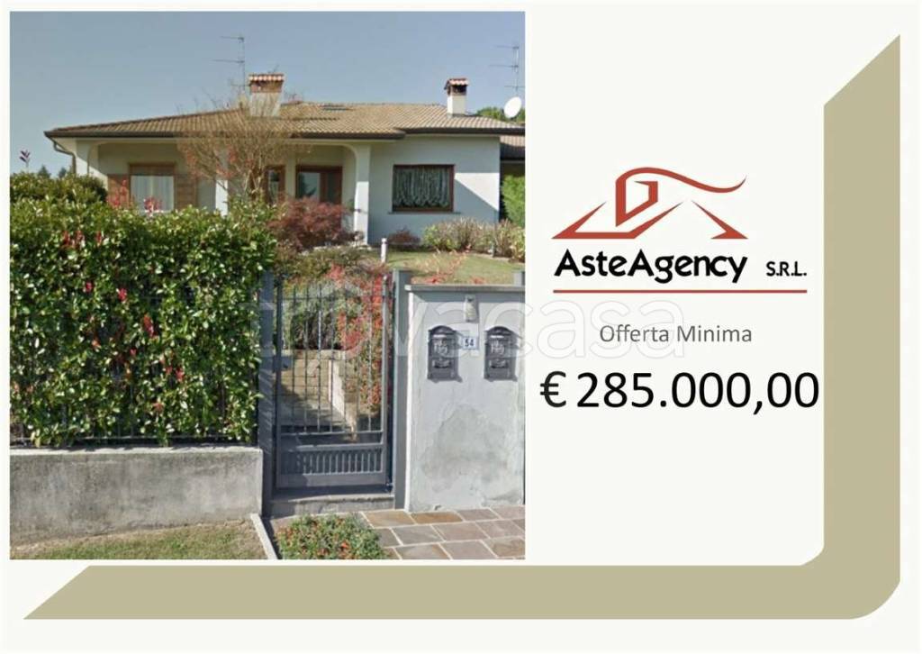 casa indipendente in vendita a Carvico