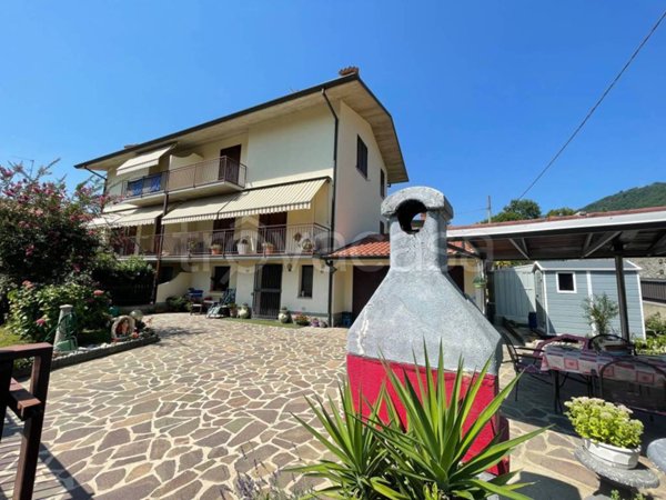 casa indipendente in vendita a Carvico