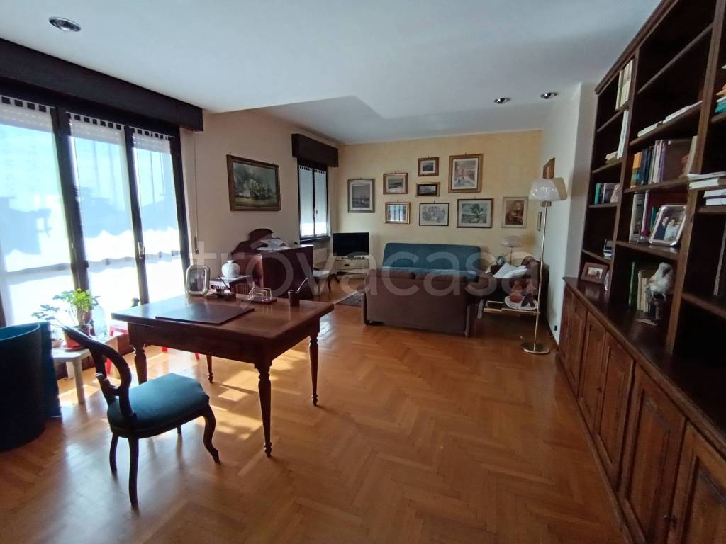 appartamento in vendita a Casazza in zona Colognola