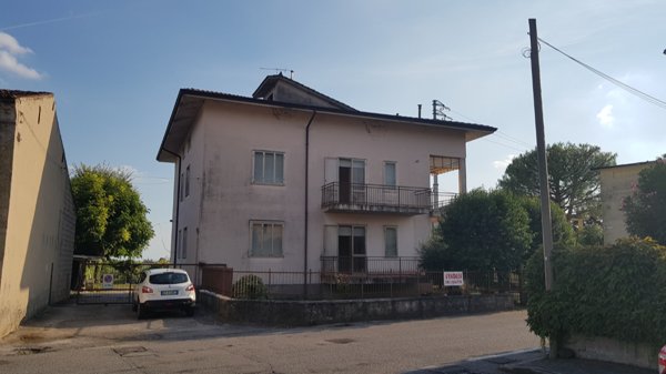 casa indipendente in vendita a Casazza in zona Colognola