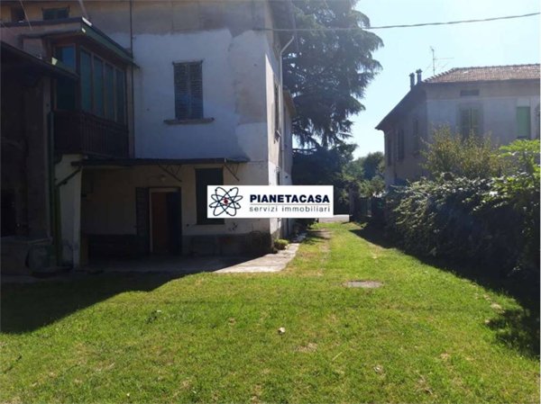 casa indipendente in vendita a Casazza in zona Colognola