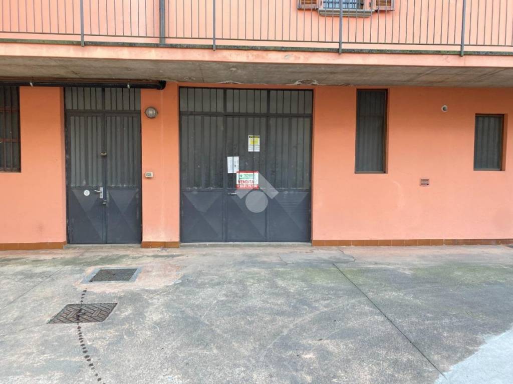 locale di sgombero in vendita a Casazza