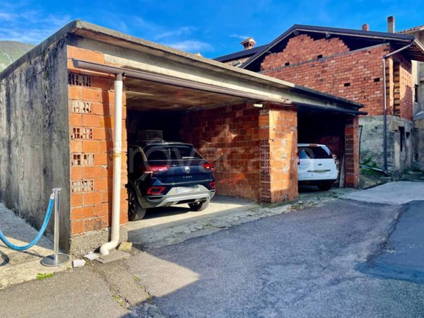 casa indipendente in vendita a Casazza in zona Mologno