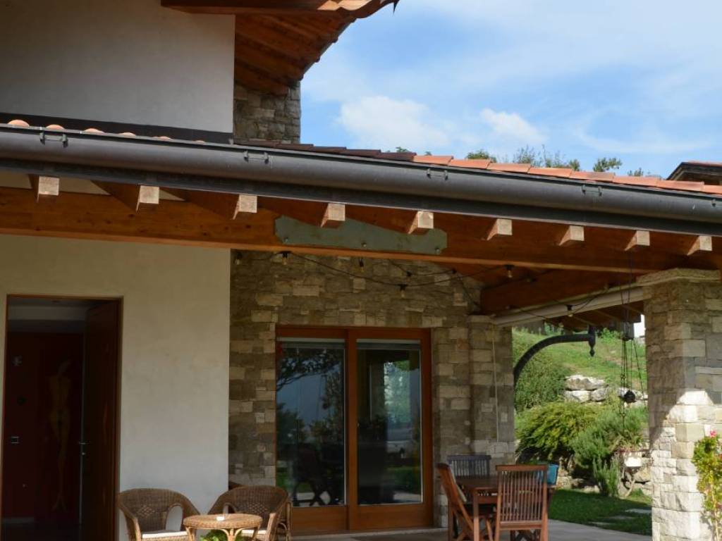 casa indipendente in vendita a Casazza