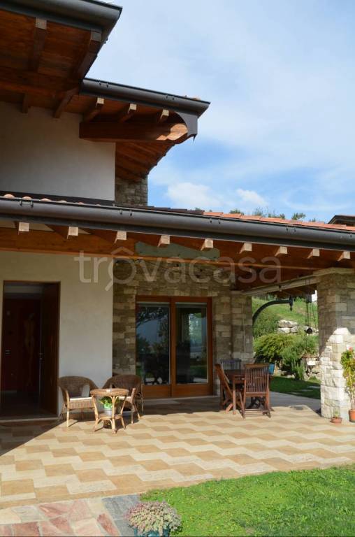 casa indipendente in vendita a Casazza