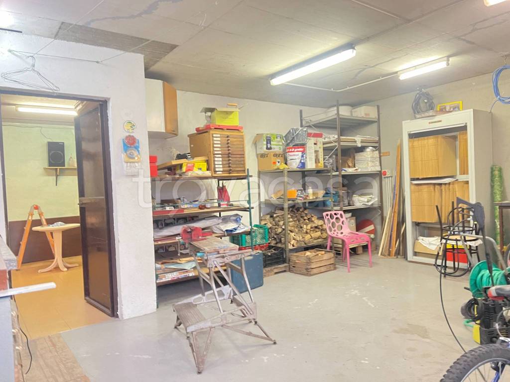 locale commerciale in vendita a Casazza
