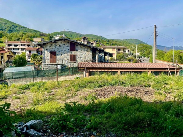 appartamento in vendita a Casazza in zona Mologno
