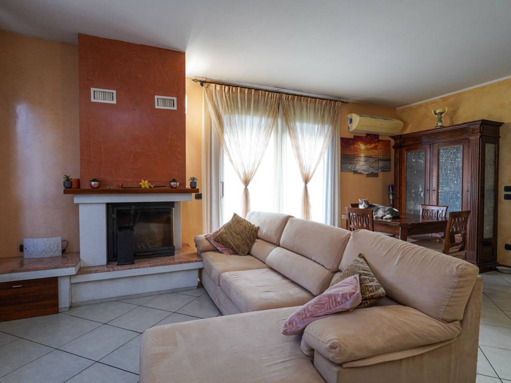 casa indipendente in vendita a Casazza