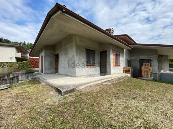 casa indipendente in vendita a Casazza