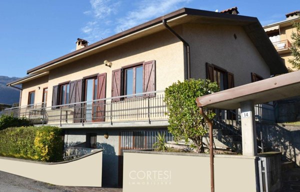 casa indipendente in vendita a Casazza in zona Mologno