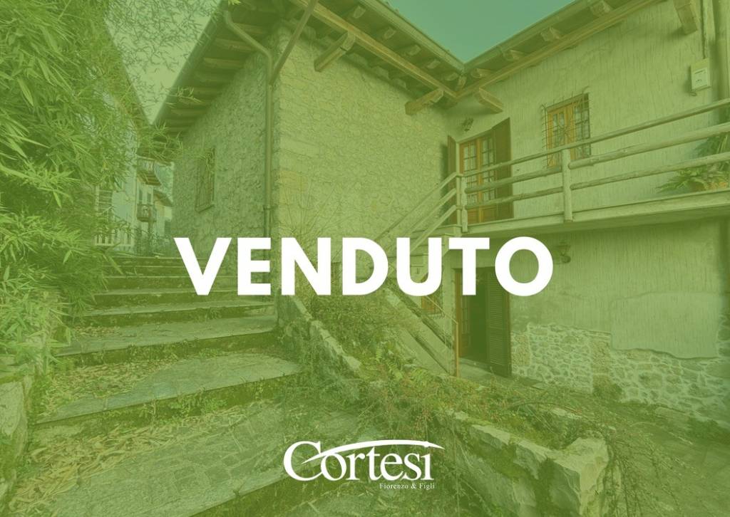 casa indipendente in vendita a Casazza in zona Colognola