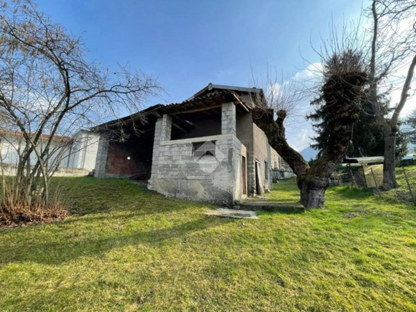 casa indipendente in vendita a Casazza