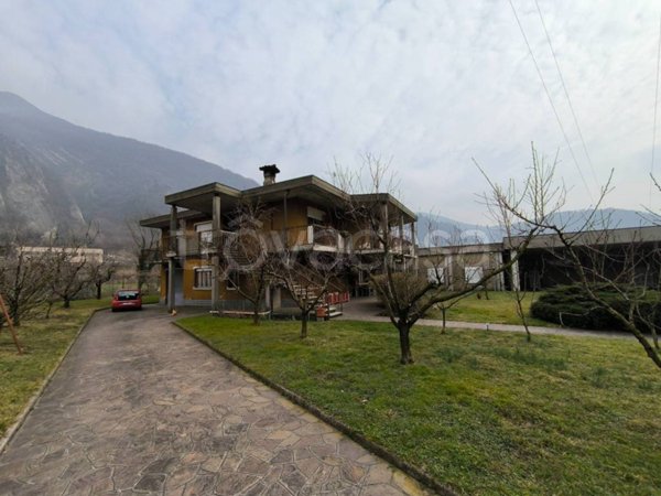 capannone in vendita a Casazza