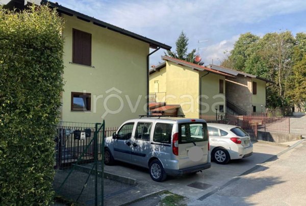 appartamento in vendita a Casazza in zona Colognola