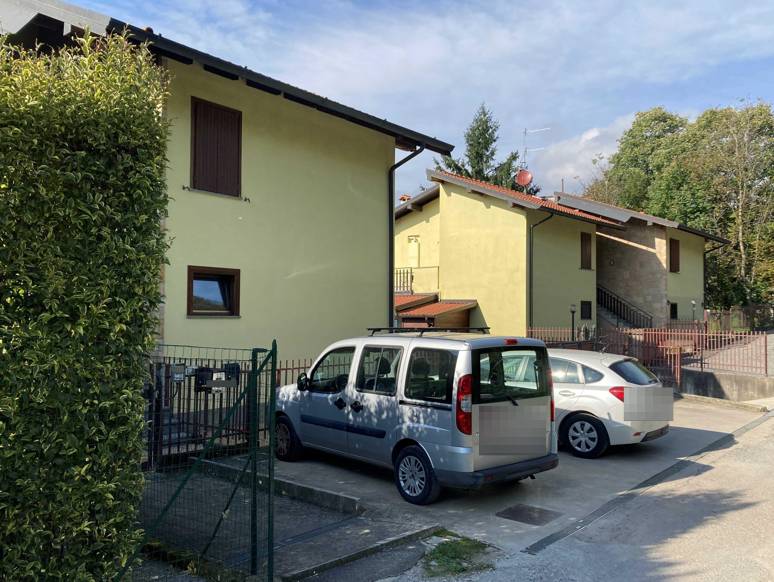 appartamento in vendita a Casazza in zona Colognola