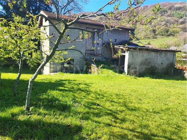 appartamento in vendita a Casazza in zona Mologno